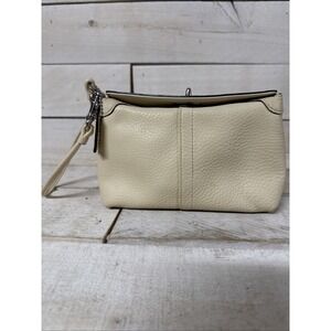 COACH Wristlet Pebble Leather  Small Pouch Cream Fast Shipping